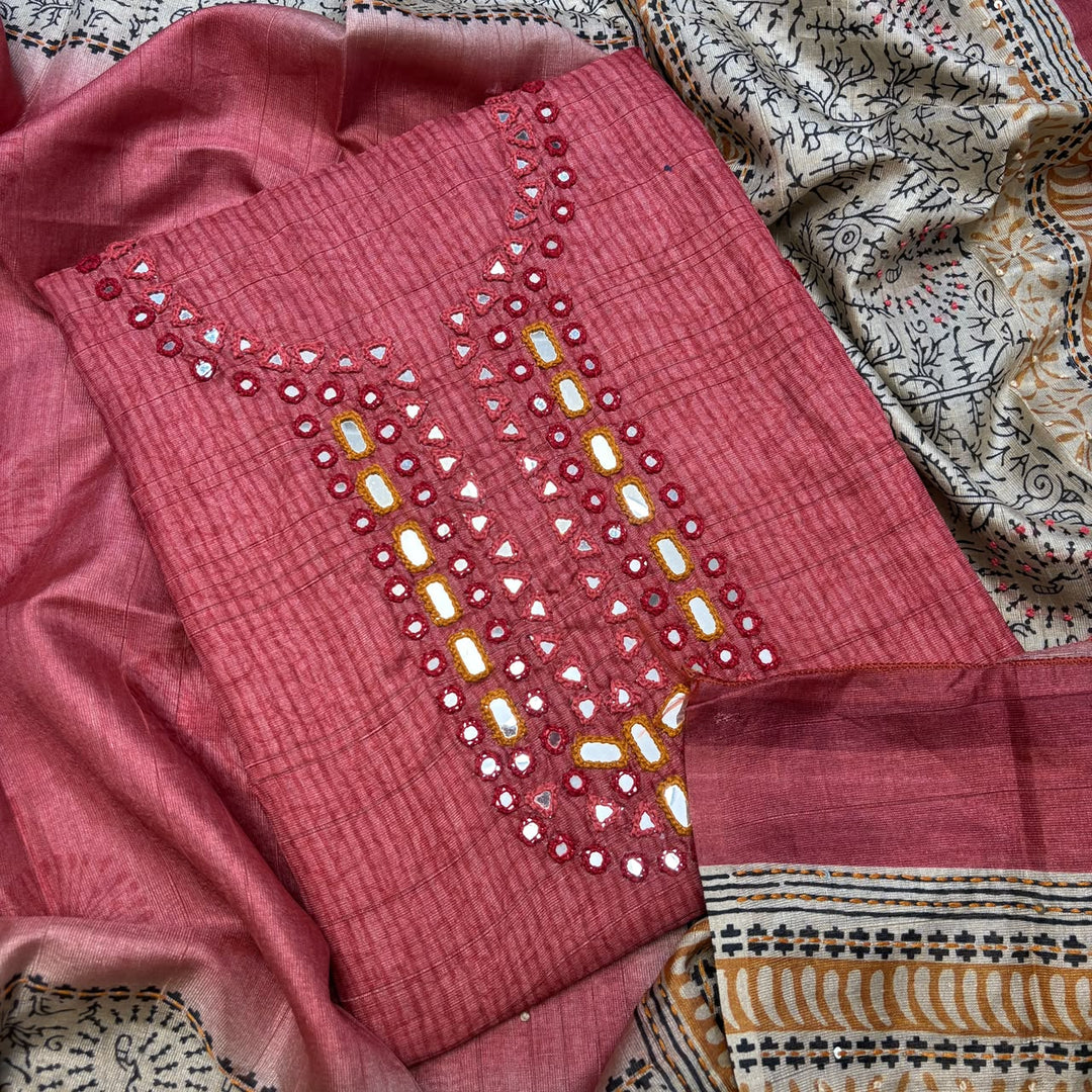 Elevate your ethnic wardrobe with this elegant Tigi Silk - RE0402 -B