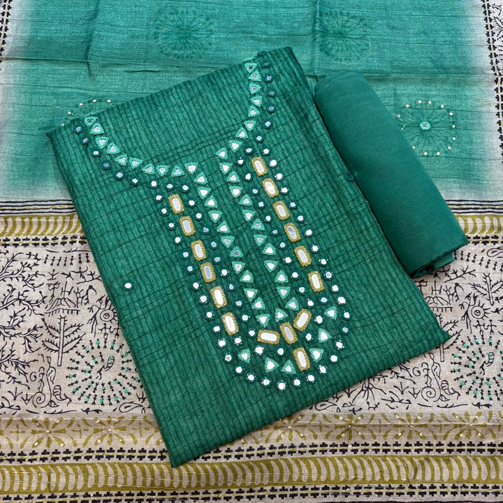 Elevate your ethnic wardrobe with this elegant Tigi Silk - RE0402 -C